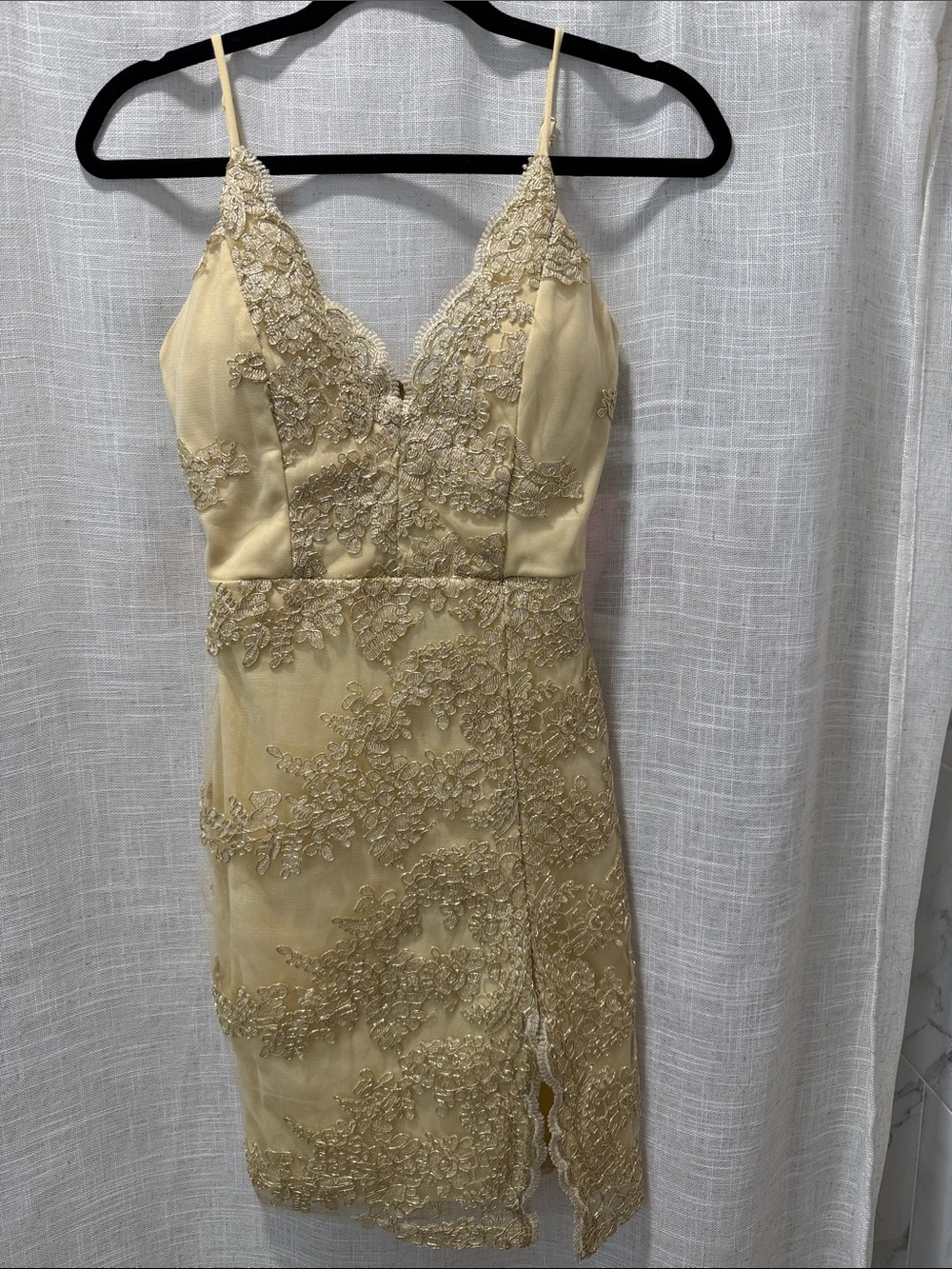 Elegant Lace-Embellished Spaghetti Strap Dress in Light Gold